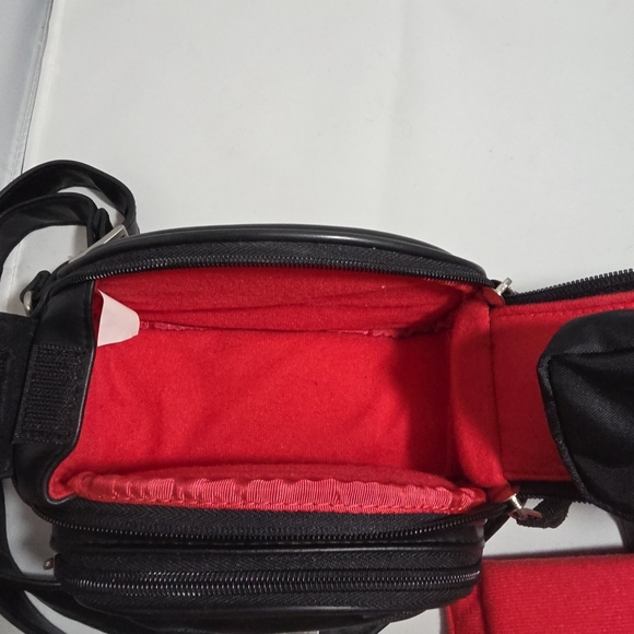 Kenneth Cole Reaction Camera Equipment Bag # 554665 (DF) - Picture 8 of 11